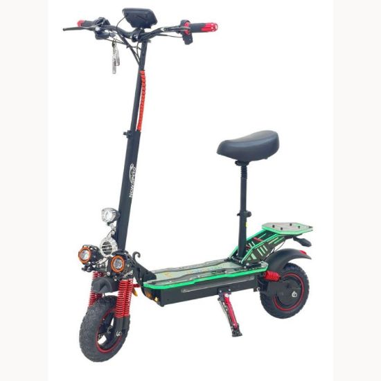 صورة سكوتر السرعة والجمال ألوان تبهر وقوة تحير